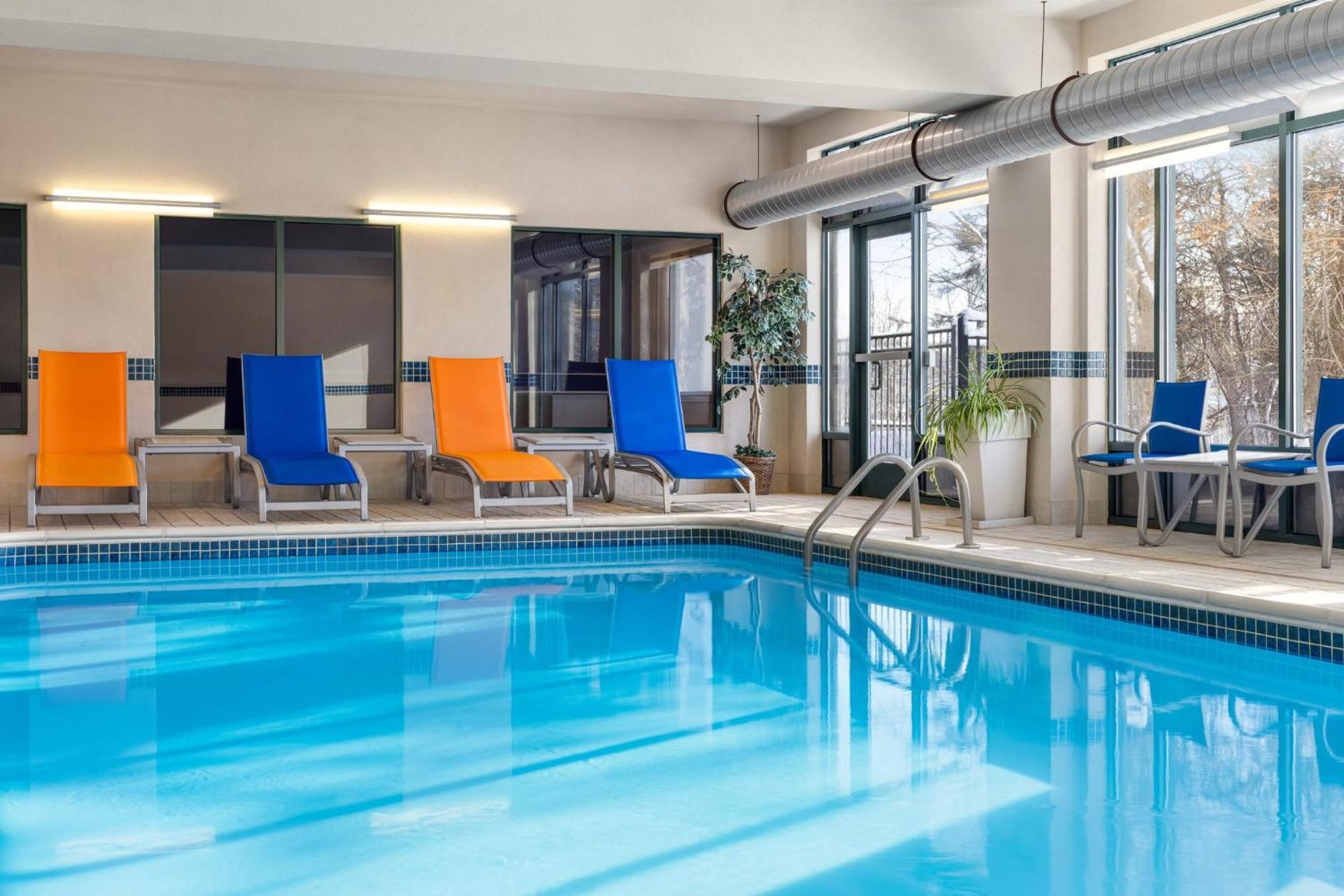 Hotel Express Syracuse Airport By Ihg