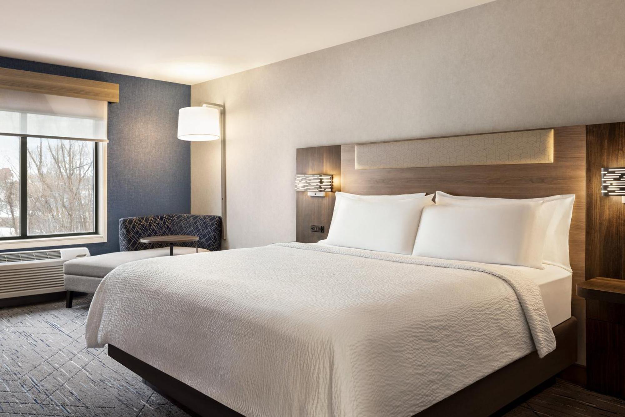 Express Syracuse Airport By Ihg 2*